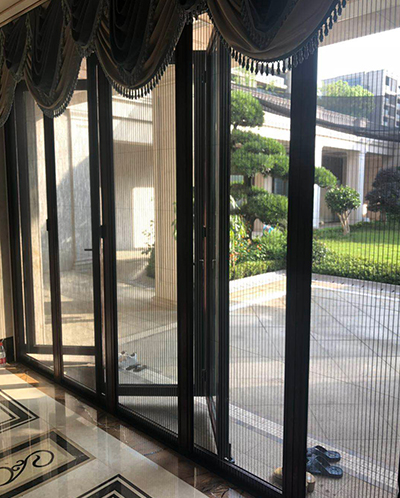 無(wú)軌紗門(mén)